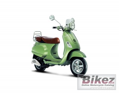 2009 Vespa LXV 125 photo